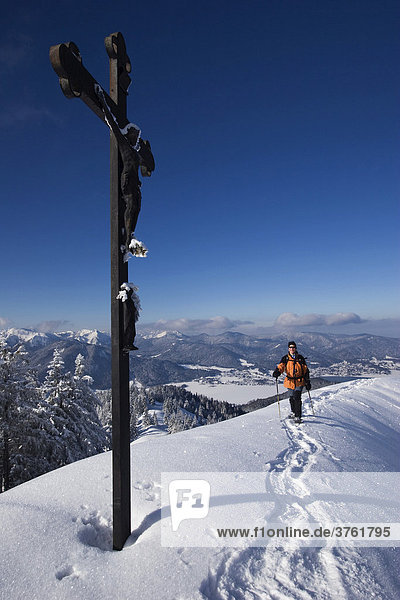 Schneeschuhwandern Baumgartenschneid  Tegernsee  Bayern  Germany