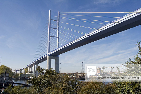 Neue Rügenbrücke von Stralsund nach Rügen  Deutschland
