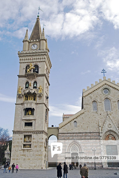Der Dom von Messina   Sizilien  Italien