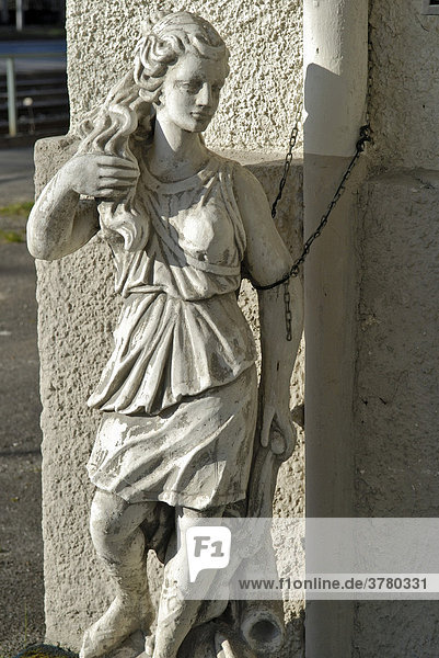 Die angekettete Frau