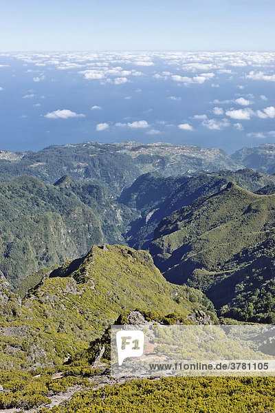 Blick vom Gipfel des Pico Ruivo  Madeira  Portugal