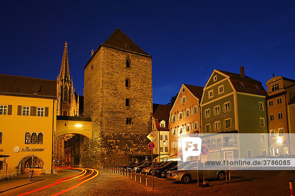 Kornmarkt  Römerturm  Regensburg  Oberpfalz  Bayern