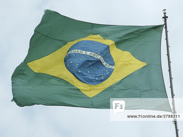 Wehende brasilianische Nationalflagge
