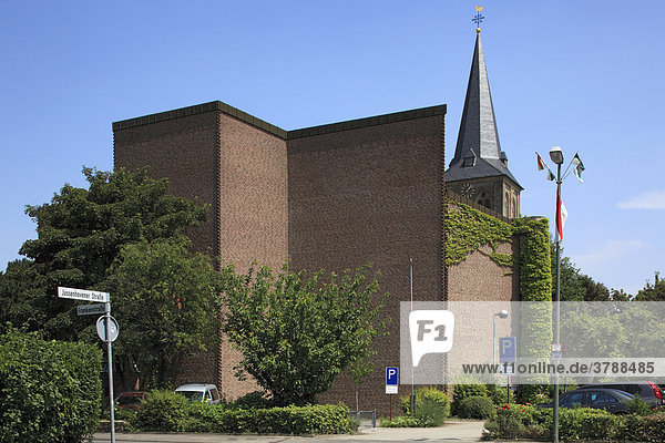 Kirche Sankt Michael  Dormagen  Nordrhein-Westfalen  Deutschland  Europa