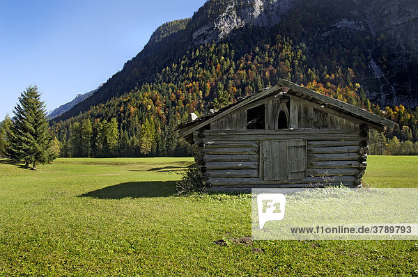 Hütte Huette im Leutaschtal bei Seefeld Tirol Oesterreich