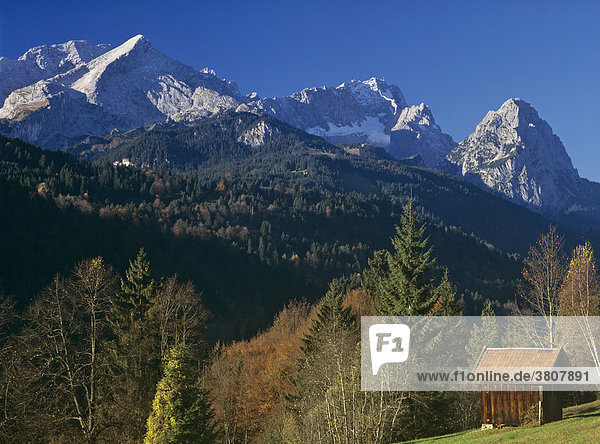 Hochblassen Alpspitze und Zugspitze bei Schlattan  Bayern  Deutschland