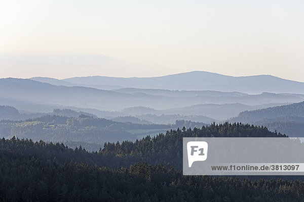 Blick von Burgruine Altnußberg bei Geiersthal   Bayerischer Wald   Niederbayern Deutschland
