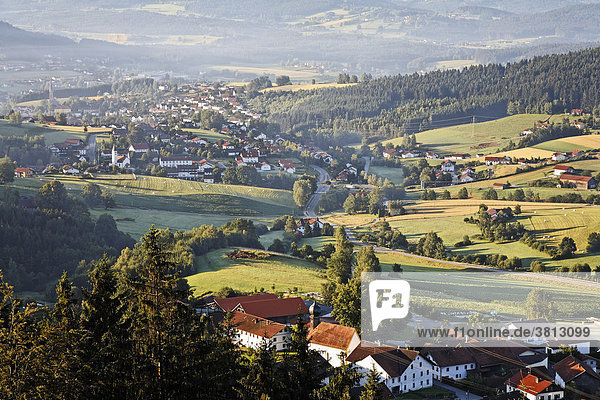 Altnußberg und Geiersthal Blick von Burgturm Bayerischer Wald Niederayern Deutschland