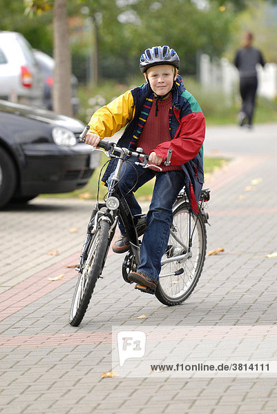 Kind mit Fahrrad