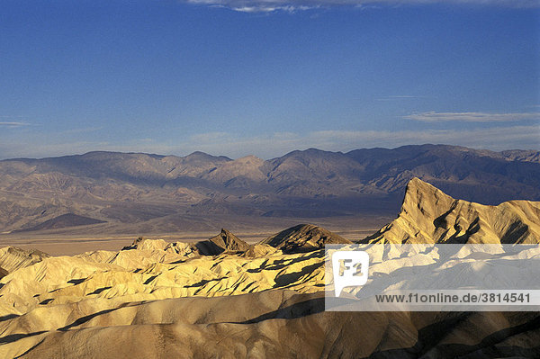 Zabriskie Point bei Sonnenaufgang  Death Valley Nationalpark  Kalifornien  USA