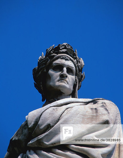 Statue von Dante Aligheri  Kirche Santa Croce  Florenz  Toskana  Italien