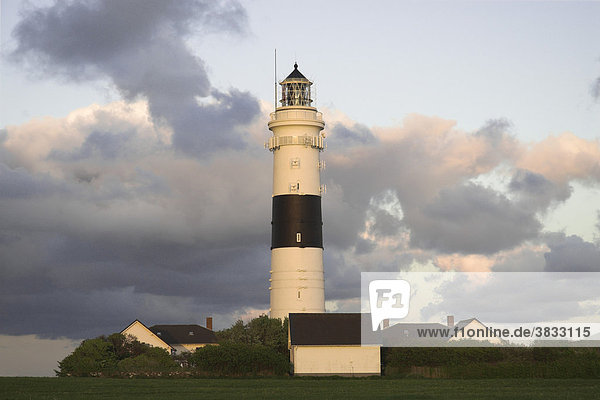 Lighthouse Rotes Kliff build in 1855 near Kampen at dusk  Sylt  Schleswig Holstein  Germany