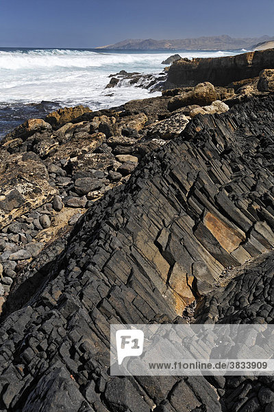 Felsformationen aus Basalt   Isthmus - Istmo de la Pared   Playa de Barlovento   Fuerteventura   Kanarische Inseln