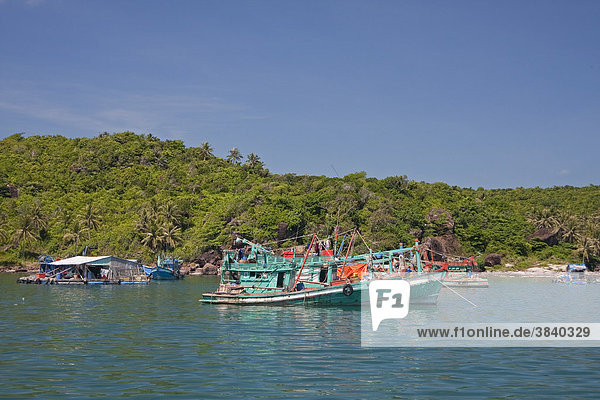 Fischerboote auf der Insel Phu Quoc  Vietnam  Asien