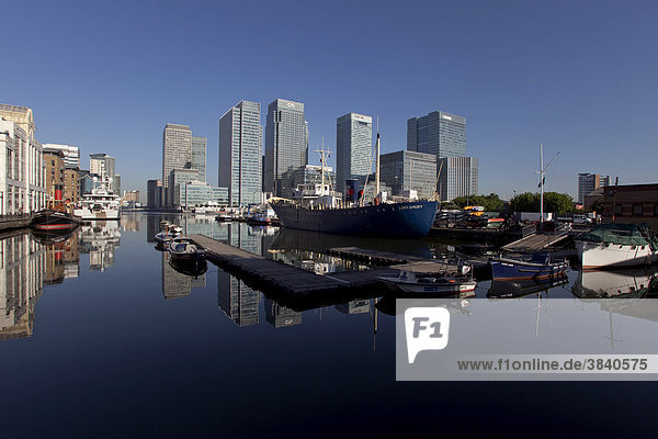 Canary Wharf  das neue Finanzzentrum von London in den Docklands  mit Firmenzentralen von Citigroup  HSBC Bank  Barclays Bank  Großbritannien  Europa