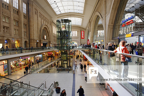 Eingangshalle  Hauptbahnhof  Leipzig  Sachsen  Deutschland  Europa