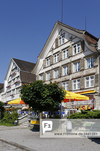 Holzhäuser am Dorfplatz  Gais  Ausserrhoden  Kanton Appenzell  Schweiz  Europa