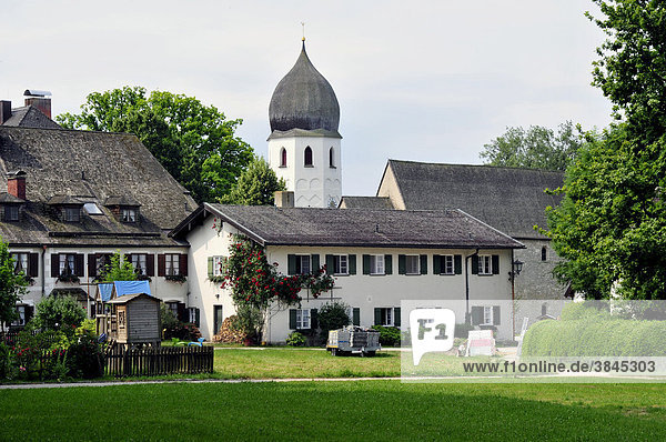 Turm des Benediktinerklosters aus dem 8. Jahrhundert auf der Fraueninsel  Frauenchiemsee  Chiemsee  Chiemgau  Bayern  Deutschland  Europa