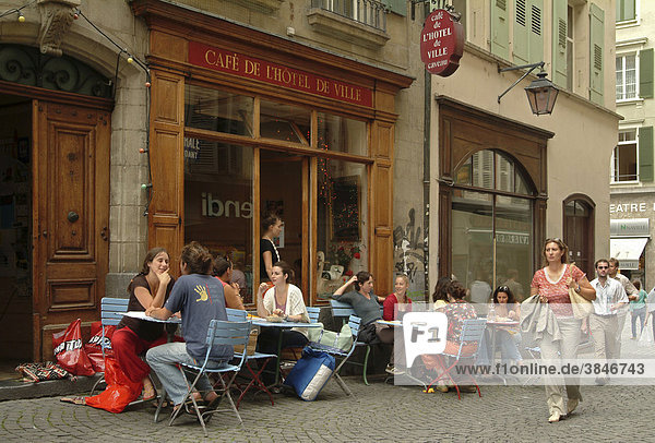 Straßenszene  CafÈ de l'HÙtel de Ville  Place de la Palud  Altstadt  Lausanne  Genfer See  Canton Vaud  Kanton Waadt  Schweiz  Europa Kanton Waadt Kanton Waadt