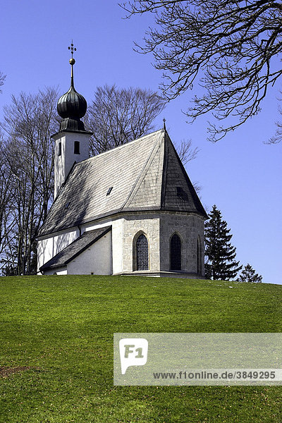 Wallfahrtskirche St. Georg am Berg  Vachendorf  Chiemgau  Oberbayern  Deutschland  Europa