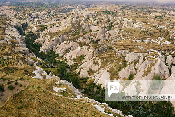 Lufbild  Tuffsteinlandschaft des UNESCO Weltkulturerbes Göreme  Kappadokien  Zentralanatolien  Türkei  Asien