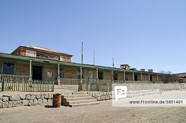 Ehemalige Verwaltung  Gebäude  Salpeterwerke  verlassene Salpeterstadt  Geisterstadt  Wüste  Museum  Unesco Weltkulturerbe  Humberstone  Iquique  Norte Grande  Nordchile  Südamerika