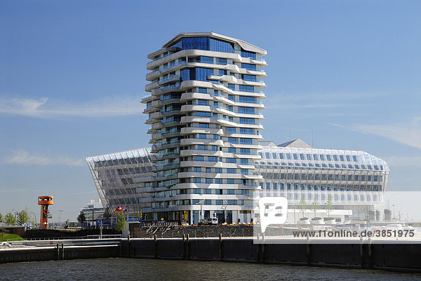 Der Wohnturm Marco-Polo-Tower am Strandkai in der Hafencity von Hamburg  Deutschland  Europa