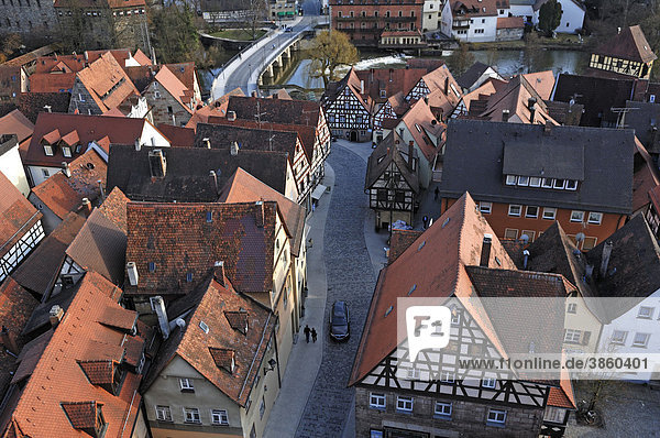 Blick vom Turm der Johanniskirche auf die Altstadt  hinten die Pegnitz  Marktplatz  Lauf an der Pegnitz  Mittelfranken  Bayern  Deutschland  Europa