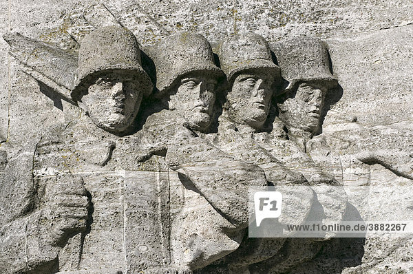 Das 39er-Denkmal  Juli 1939  für das 39. Füsilier-Regiment  am Reeser Platz  Düsseldorf  Nordrhein-Westfalen  Deutschland  Europa