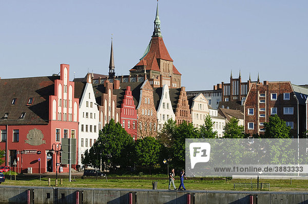 Altstadt-Giebel und Marienkirche  Hansestadt Rostock  Mecklenburg-Vorpommern  Deutschland  Europa