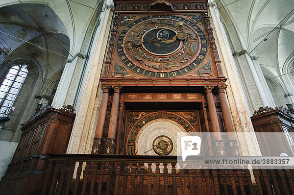 Astronomische Uhr  Inneres der Marienkirche  Altstadt  Hansestadt Rostock  Mecklenburg-Vorpommern  Deutschland  Europa