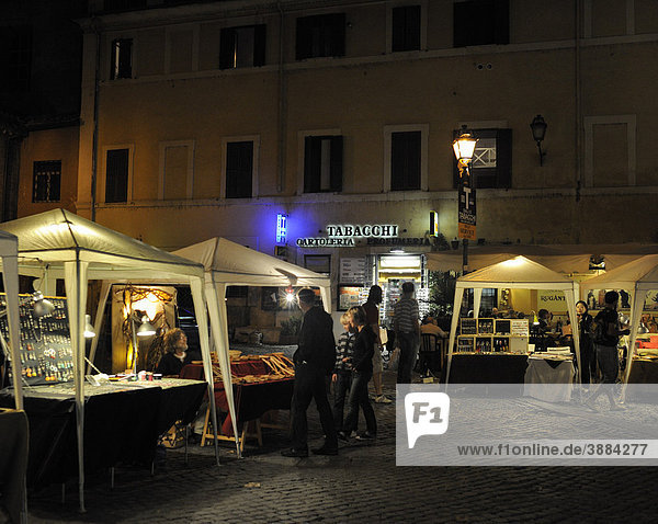 Kunstgewerbemarkt in Trastevere  Rom  Italien  Europa