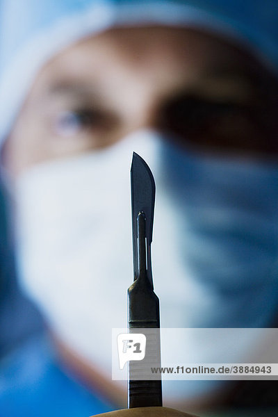 Chirurgen setzen auf die Präzision chirurgischer Instrumente