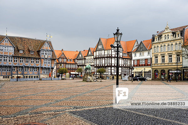 Marktplatz mit Rathaus  Wolfenbüttel  Niedersachsen  Deutschland  Europa