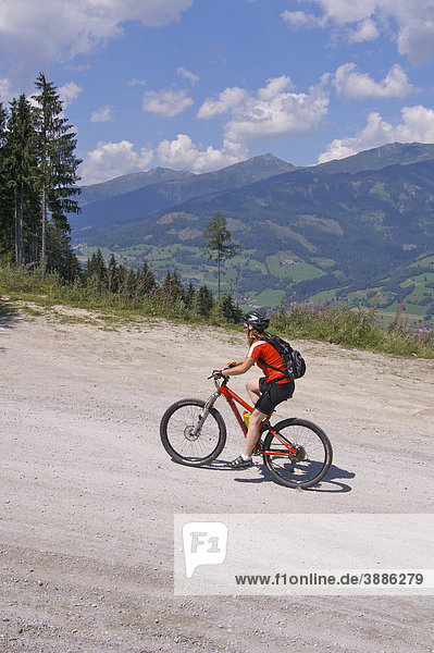 Mountain biker  Zell am See  Salzburg  Austria  Europe