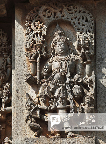 Götter-Relief an der Außenwand des Hoysaleswara Tempels  Hoysala-Stil  Halebidu  Halebid  Karnataka  Südindien  Indien  Südasien  Asien
