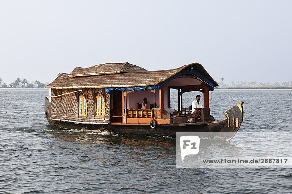 Houseboat on Kodoor River  backwaters near Alleppey  Alappuzha  Kerala  South India  South Asia  Asia