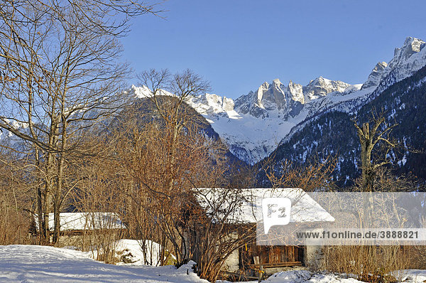 Cascine  die Kastaniendörrhütten  Soglio  Bregaglia  Graubünden  Schweiz  Europa