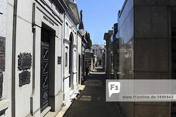 Grabmäler  La Recoleta Friedhof in Buenos Aires  Argentinien  Südamerika