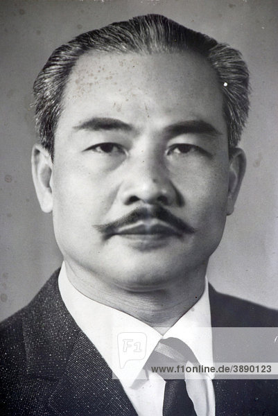 Foto von altem Foto  Portrait  Präsident Souphanouvong  der Rote Prinz  erster Staatspräsident der Demokratischen Volksrepublik Laos  Südostasien  Asien