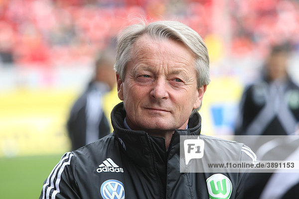 Lorenz-Günther Köstner  Trainer des Fußball-Bundesligisten VFL Wolfsburg  Mainz  Rheinland-Pfalz  Deutschland  Europa
