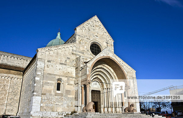 Kirche  Dom von San Ciriaco  romanische Architektur  Ancona  Marken  Italien  Europa