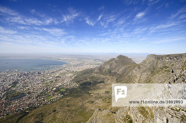 Blick vom Tafelberg auf Kapstadt  Westkap  Südafrika  Afrika