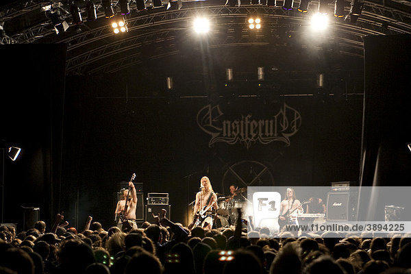 Die finnische Metal-Band Ensiferum live beim Rocksound Festival in Huttwil  Bern  Schweiz