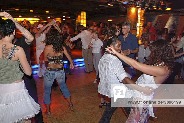 Salsa dancing in the Havanna Berlin salsa club and discotheque  Schoeneberg district  Berlin  Germany  Europe