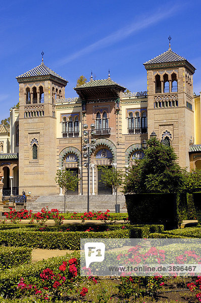 Museum für Volkskunst und Brauchtum MudÈjar-Pavillon im Maria Luisa Park Sevilla Andalusien Spanien Europa
