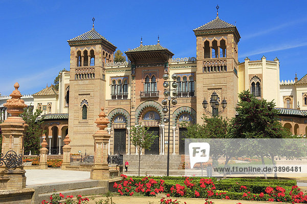 Museum für Volkskunst und Brauchtum MudÈjar-Pavillon im Maria Luisa Park Sevilla Andalusien Spanien Europa
