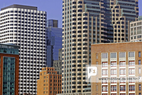 Kontrast alte und neue Gebäude  Finanviertel  Boston  Massachusetts  New England  USA