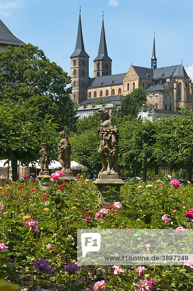 Garten der Residenz und Michaelskirche  Bamberg  Deutschland