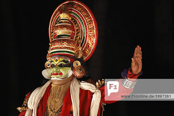 Kathakali-Tanz  Pachcha Charakter  Pacha Charakter  Kerala  Südindien  Indien  Asien